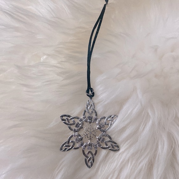 Vintage Silver Plated Pewter Celtic Claddagh Snowflake Ornament - Picture 2 of 5